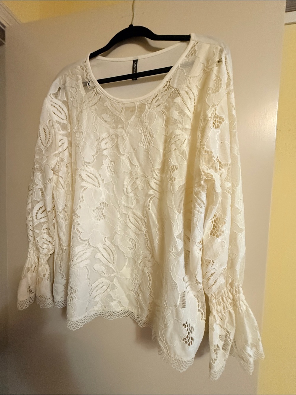 Women's  White Lace Long-Sleeve Blouse
